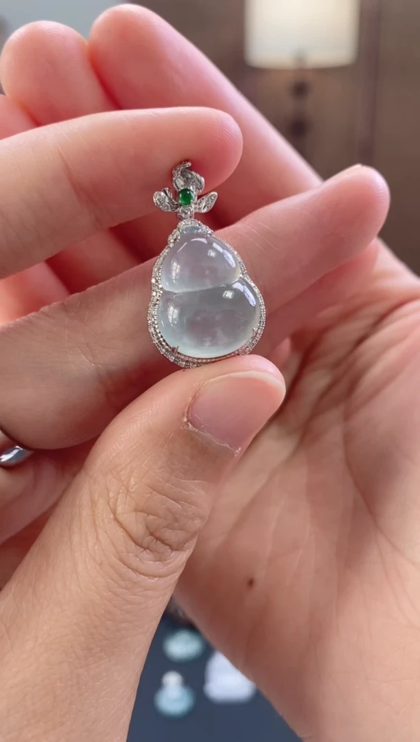 【闪购商品】翡翠吊坠(不含链)18K金镶嵌晴水葫芦吊坠