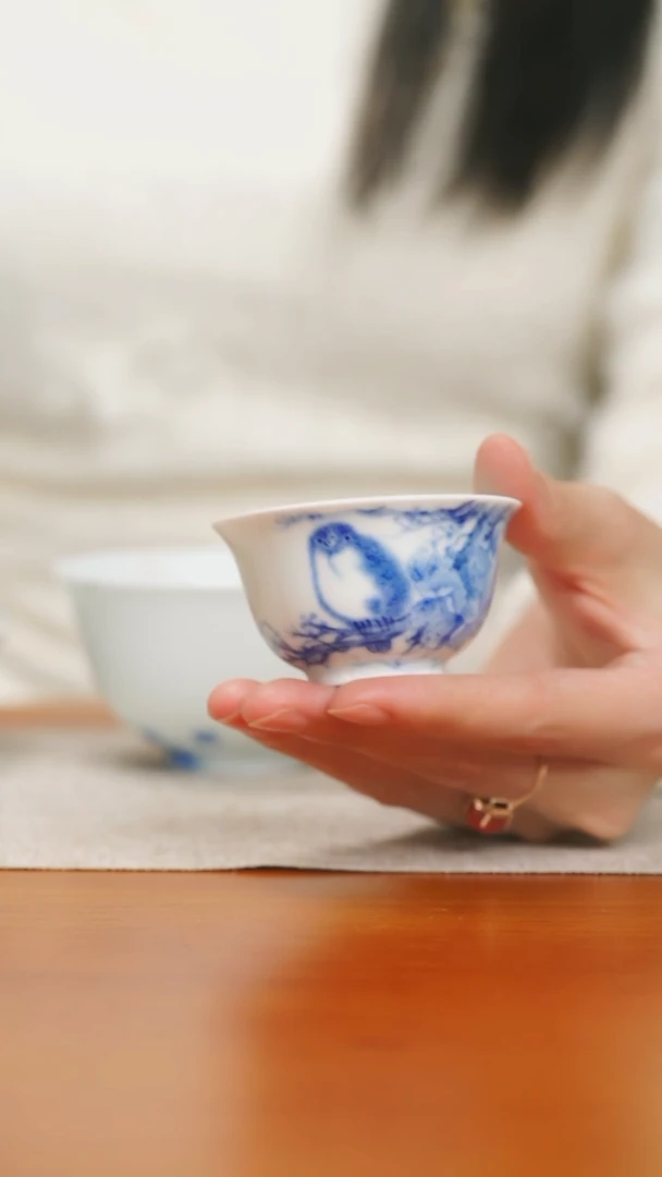 【闪购商品】景德镇正春堂青花小呆鸟青花小压手杯
