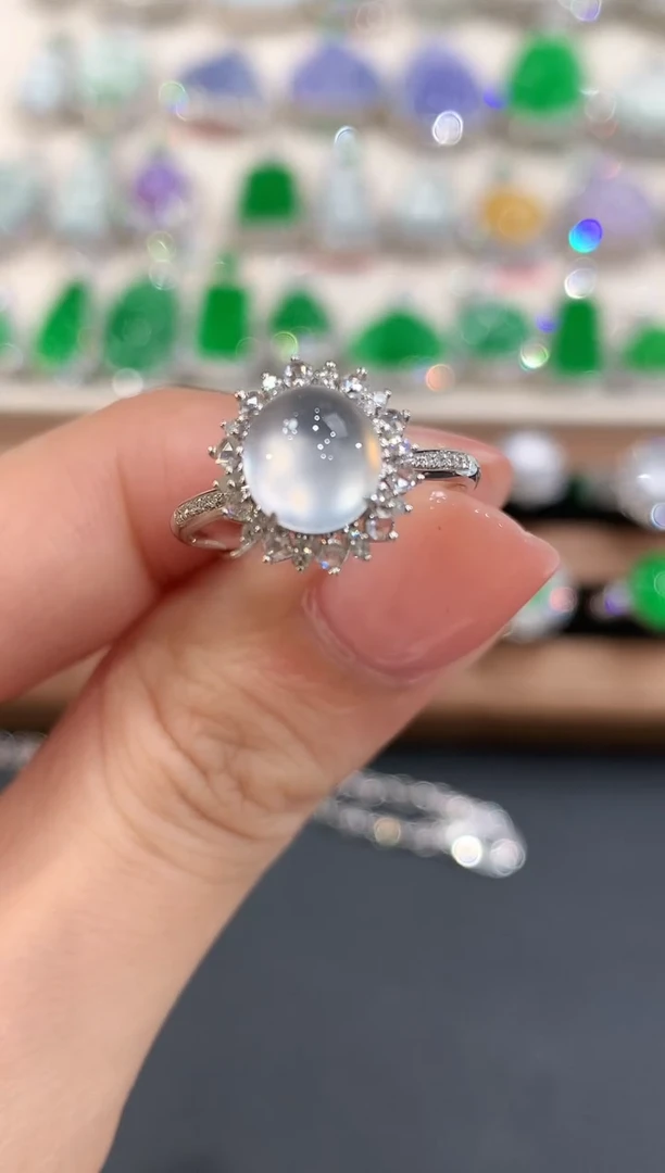 18K金镶嵌戒指翡翠q11