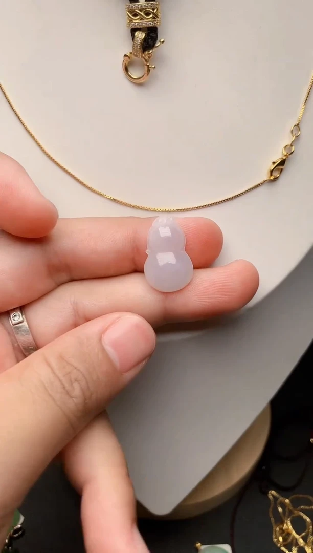 翡翠未镶嵌颈饰1