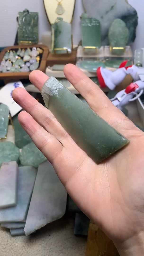 翡翠挂件未镶嵌缅甸A货翡翠，没有运费险