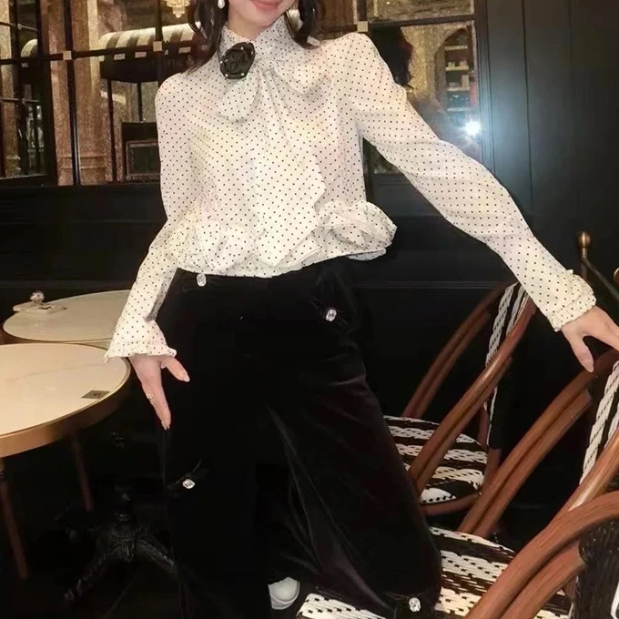 2025年春季新品复古经典荷叶边装饰黑白波点洋气上衣长袖衬衫