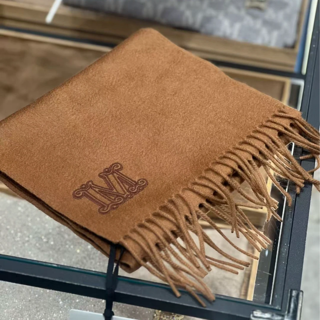 未使用 MaxMara 焦糖色羊绒围巾