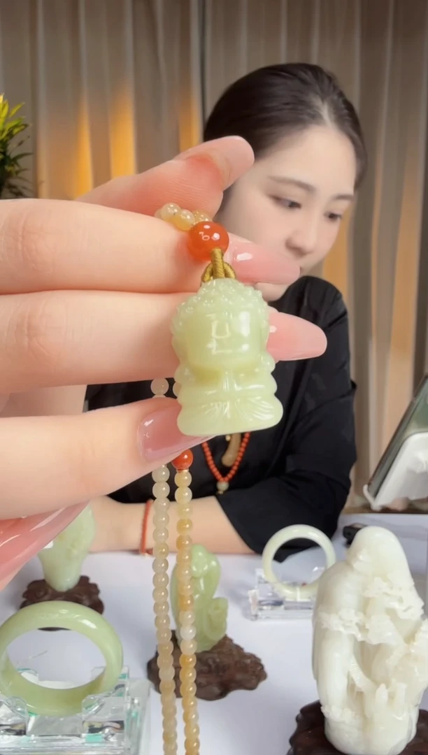 未镶嵌和田玉挂件闪购 糖白宝宝佛