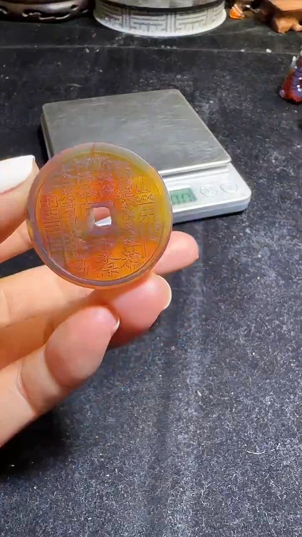琥珀颈饰未镶嵌64