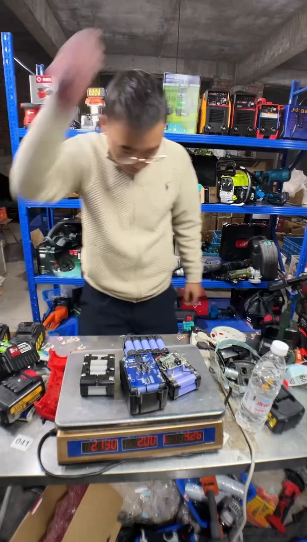 二手废电池坏的不能用！没有运费险70