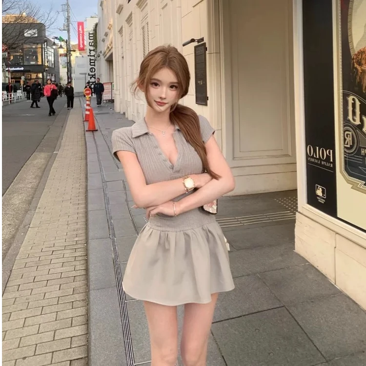 灰色polo领短袖针织连衣裙女夏季收腰显瘦气质纯欲性感辣妹蓬蓬裙