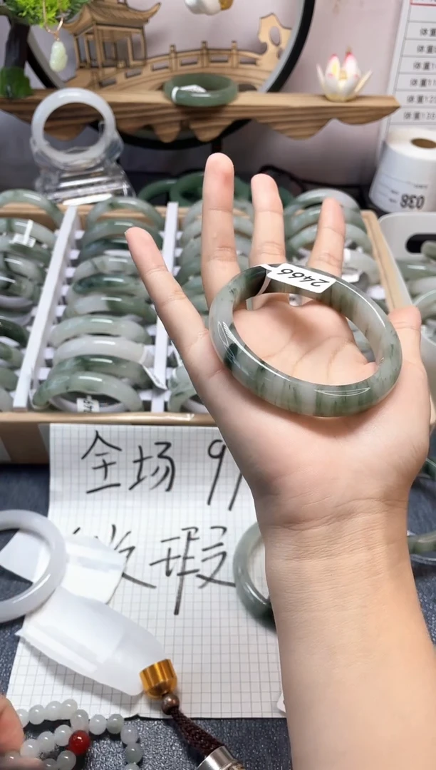 未镶嵌手镯石英质玉2466