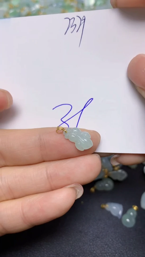 【闪购商品】翡翠挂件18K金镶嵌 天然翡翠A货