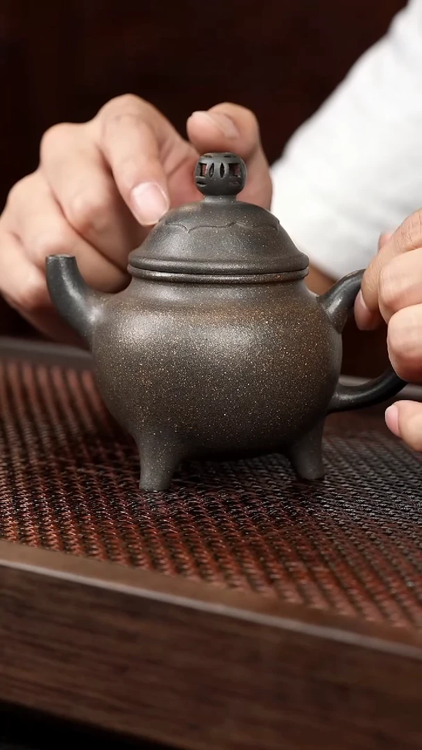 茶壶紫砂岩中泥三足如意