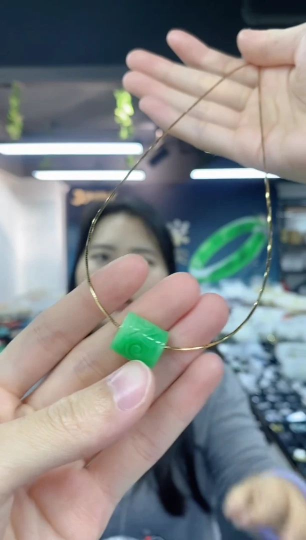 翡翠未镶嵌项链多样性发其一颜色微差