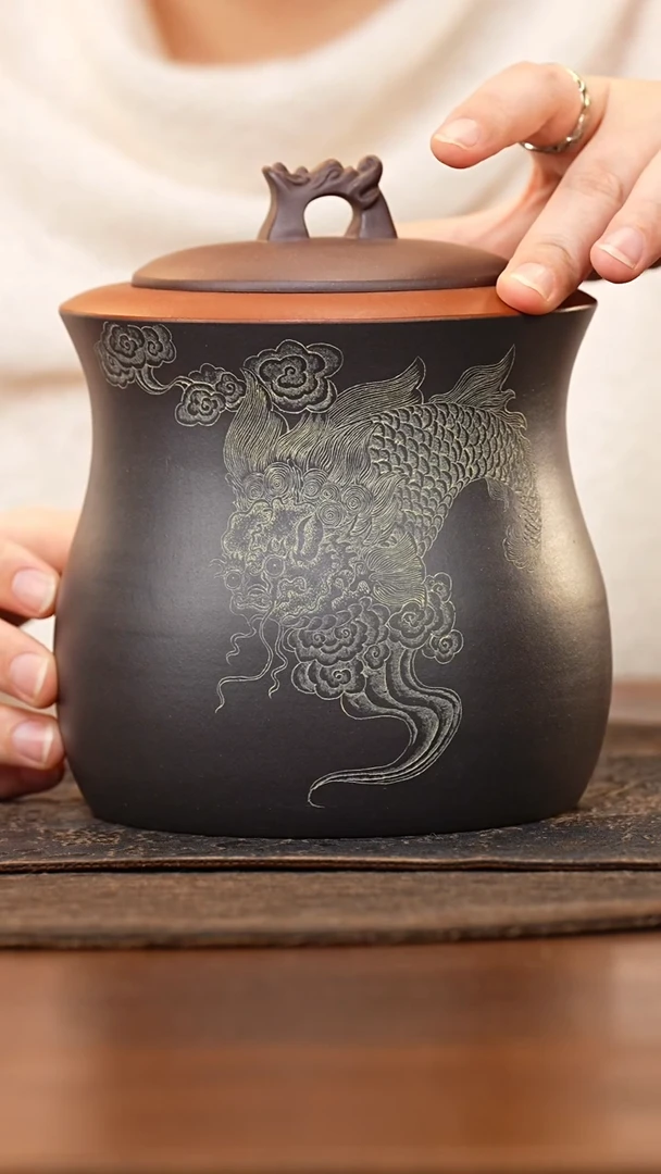 紫砂茶叶罐龙头钮黑料独占鳌头罐