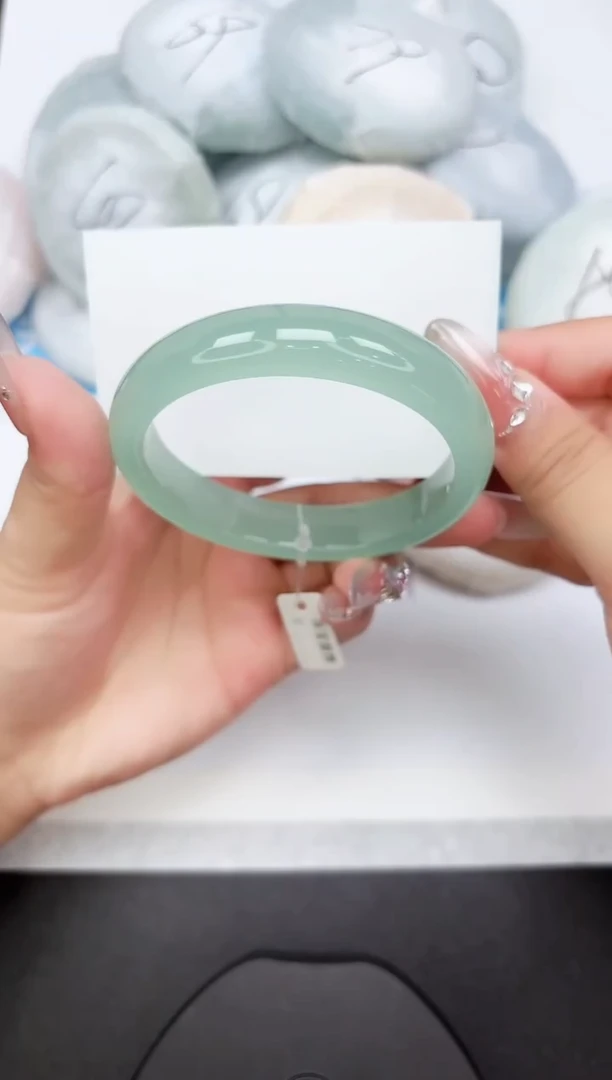 石英质玉手镯未镶嵌60-63