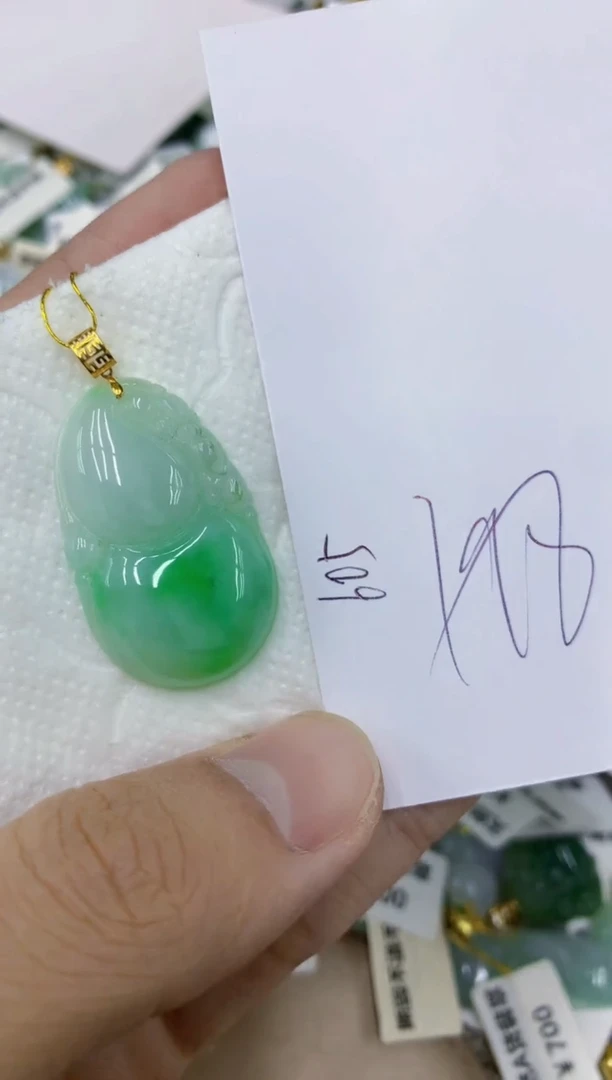 颈饰18K金镶嵌翡翠11111111111