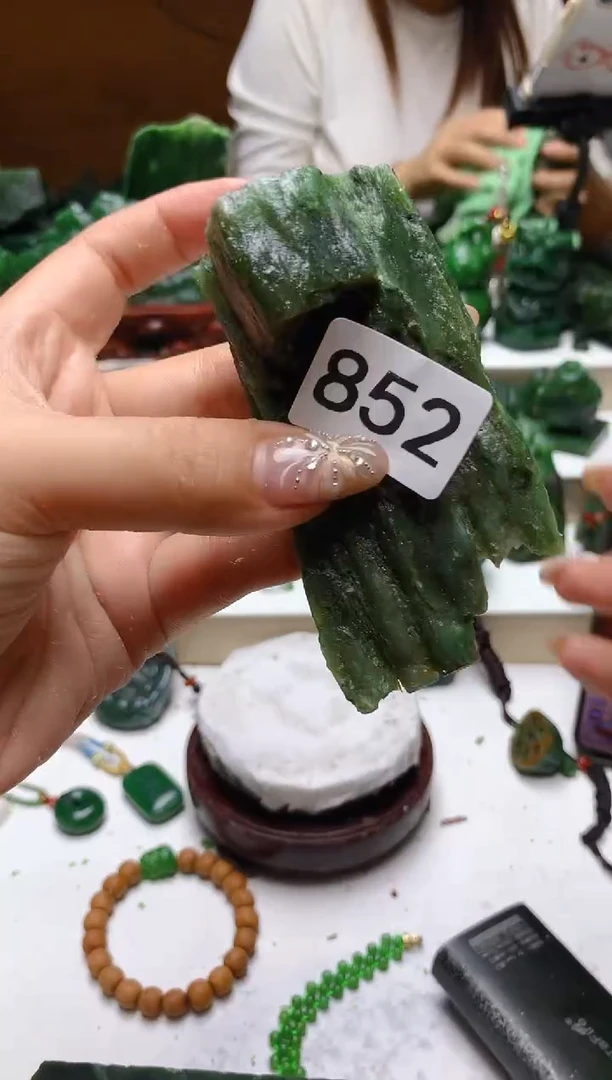 未镶嵌和田玉（碧玉）珠宝半成品1
