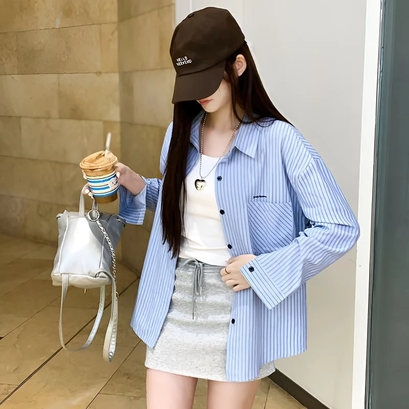 秋季新品蓝色条纹衬衫女翻领宽松刺绣衬衣长袖设计感上衣休闲衬衣