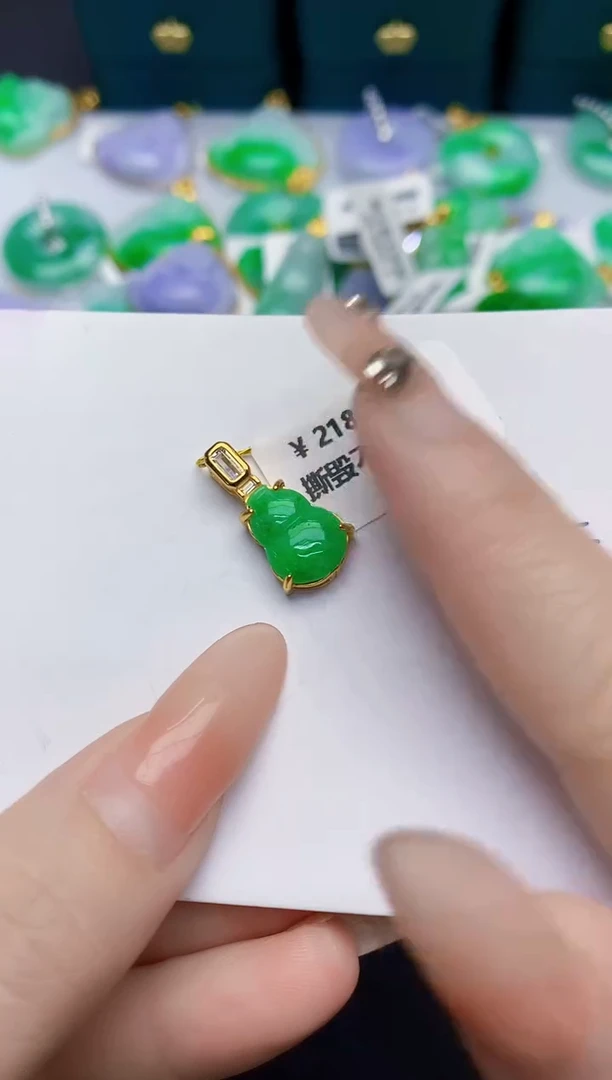 颈饰未镶嵌翡翠缅甸天然翡翠A货