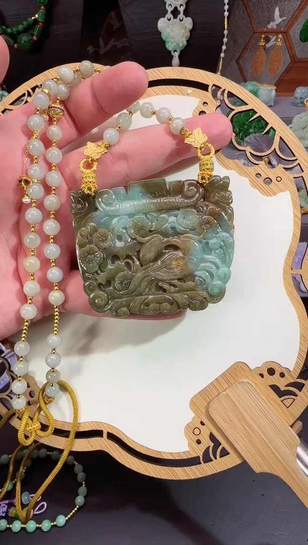 【闪购商品】翡翠颈饰未镶嵌牌子