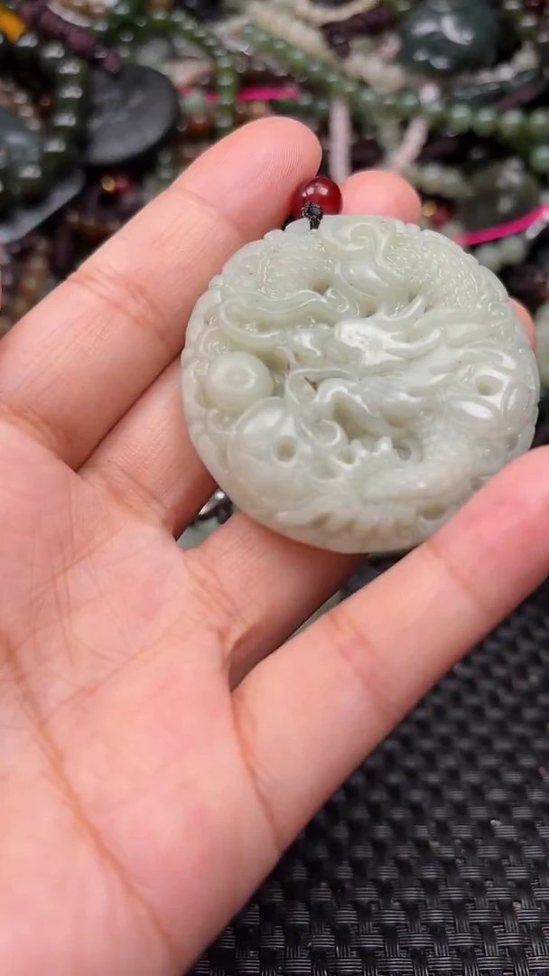 颈饰未镶嵌和田玉1
