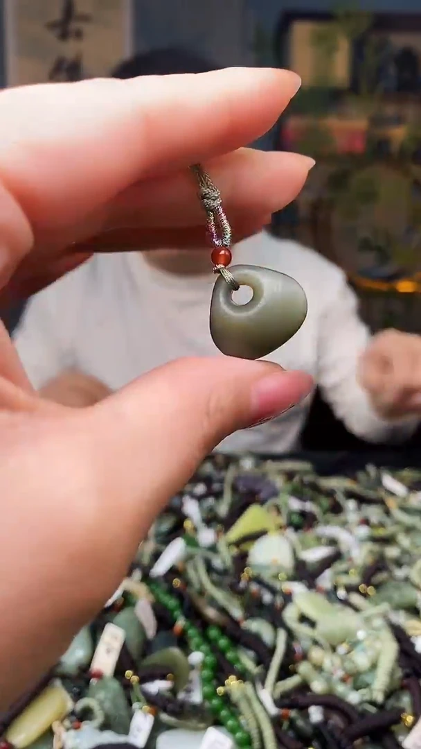 颈饰未镶嵌和田玉多样性发货，拍一发一