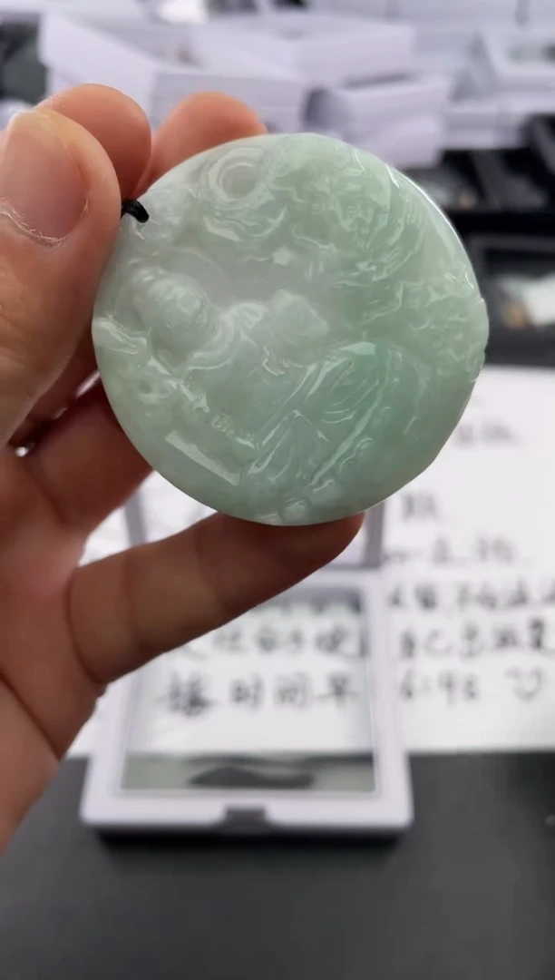 翡翠未镶嵌颈饰..../8/18/ 222