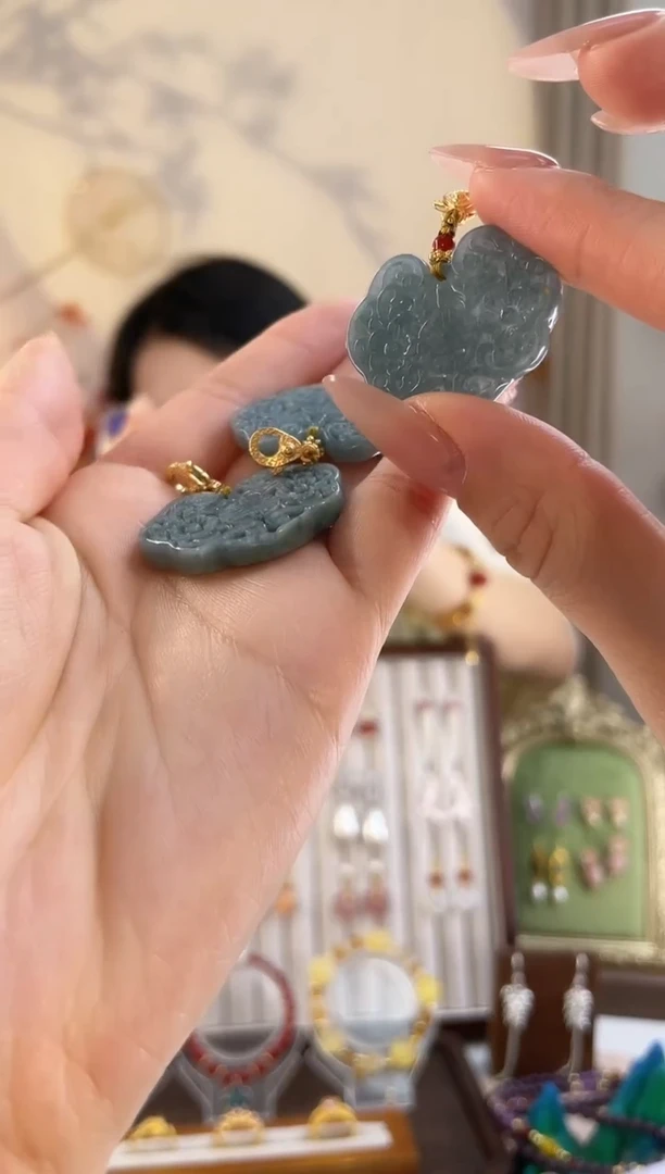 未镶嵌吊坠石英质玉蓝翡吊坠