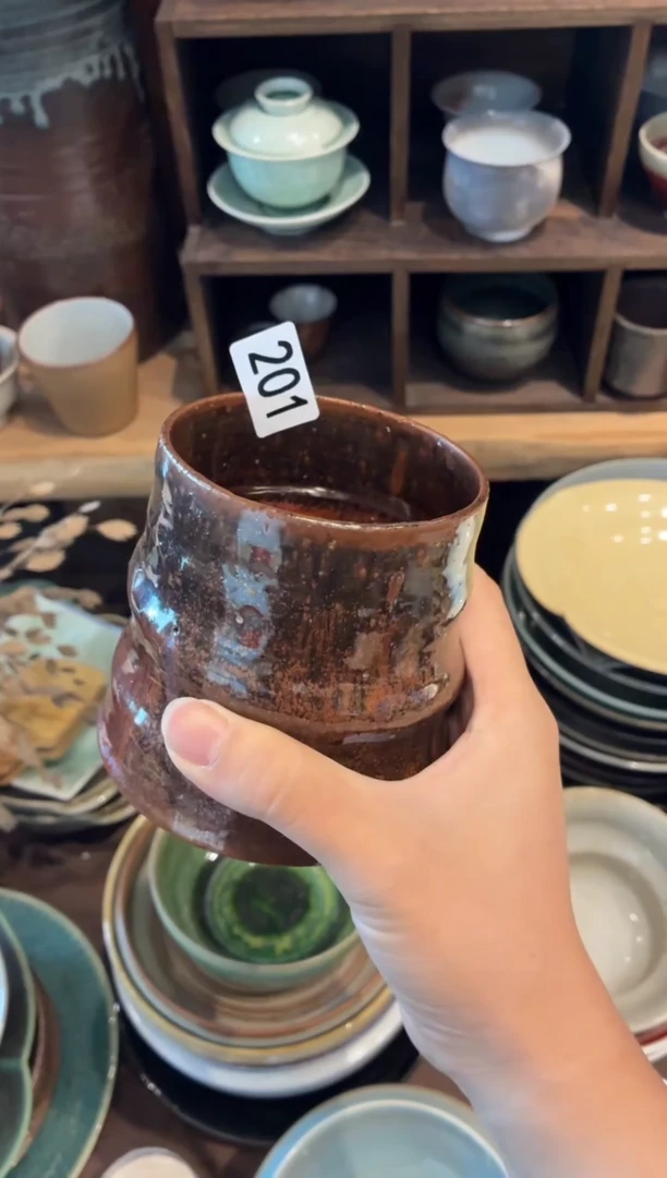 瓷片烦****?201微瑕套内铁锈红水杯