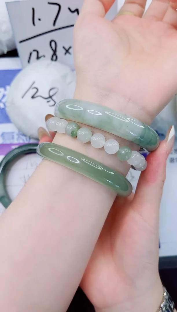 石英质玉手镯未镶嵌143-56