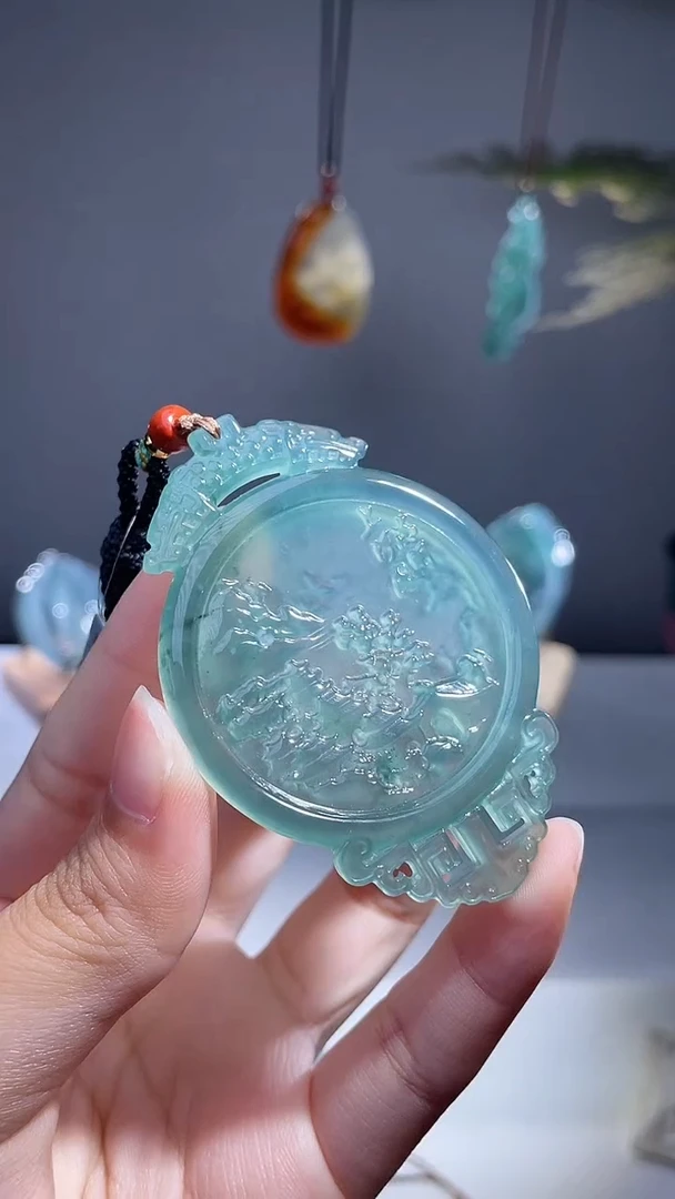 颈饰未镶嵌翡翠山水