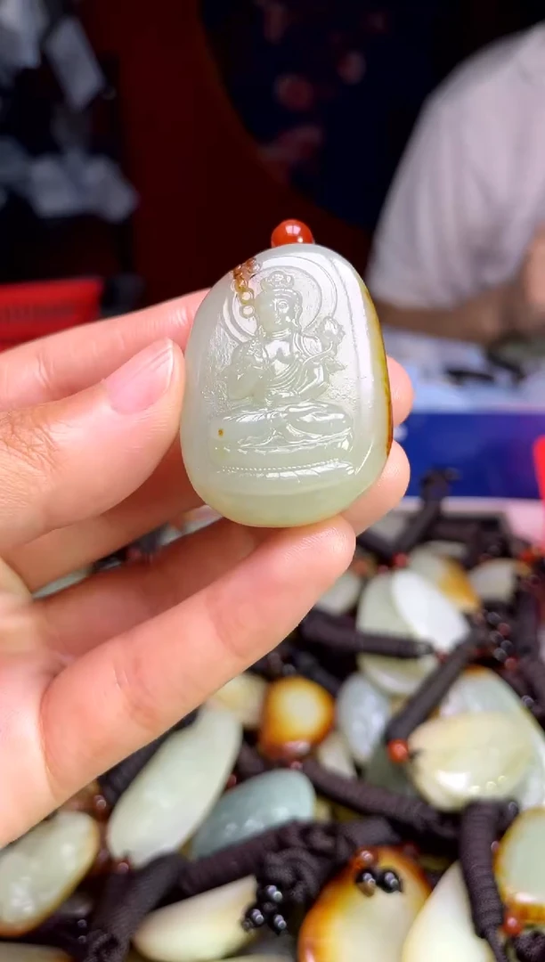 和田玉未镶嵌颈饰1