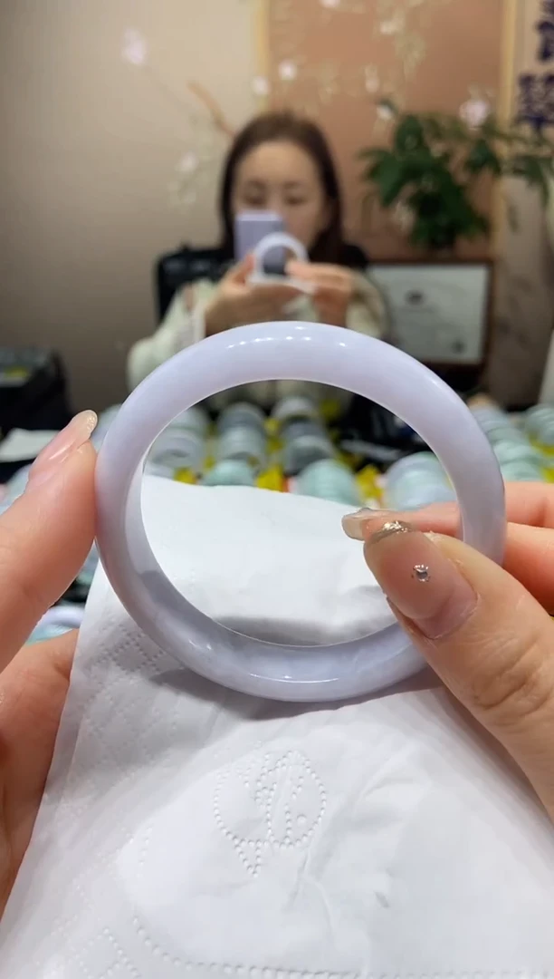 【闪购商品】翡翠手镯未镶嵌56.6圈口