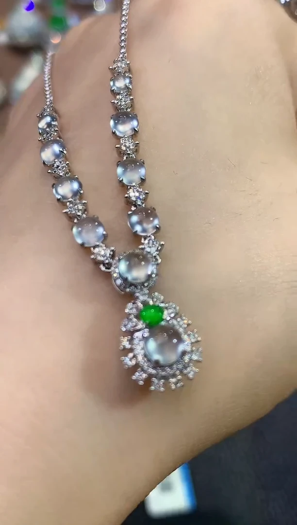 项链18K金镶嵌翡翠A121