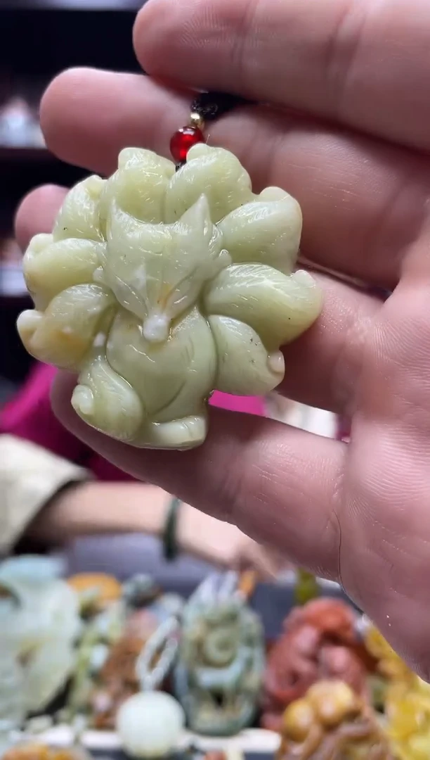 未镶嵌岫玉吊坠·