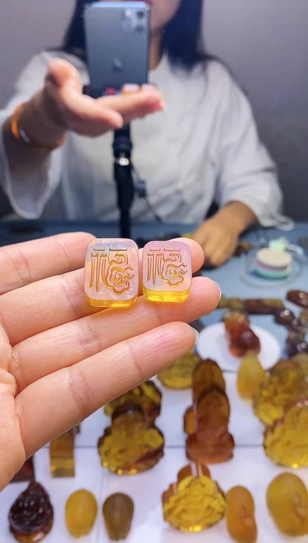 【闪购商品】琥珀吊坠(赠链)未镶嵌HP96-31（金福*2）拍2单