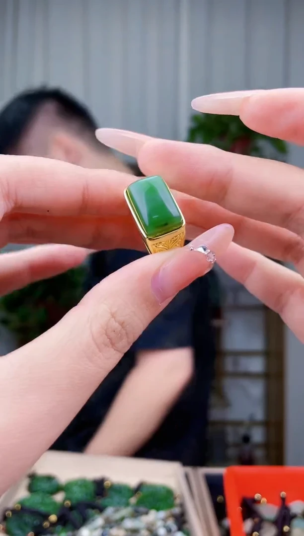 和田玉未镶嵌挂件拍一发一，多样性发货！