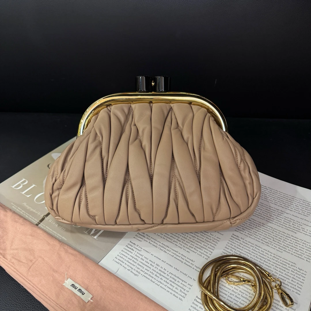 95新 MIU MIU/缪缪 浅棕色褶皱belle单肩包B6170寄卖服务