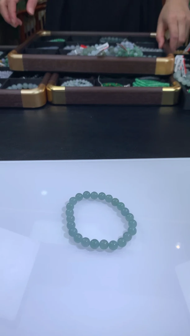 未镶嵌定制翡翠小**粒翡翠