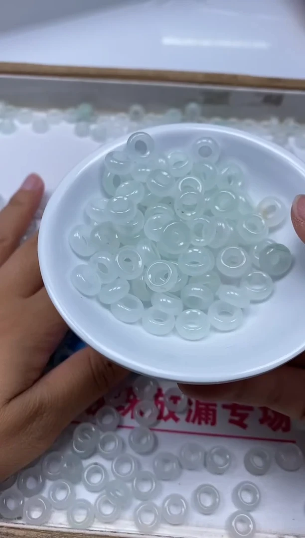 玛瑙/玉髓散珠未镶嵌M929 冰晴甜甜圈 10*5MM20颗9.9元