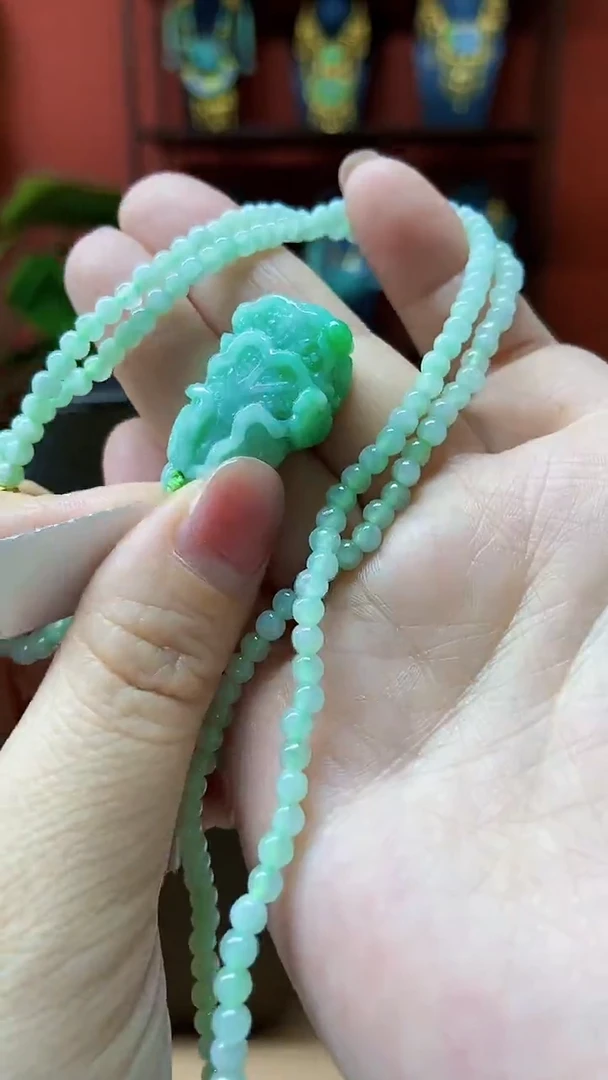 颈饰未镶嵌翡翠吊坠