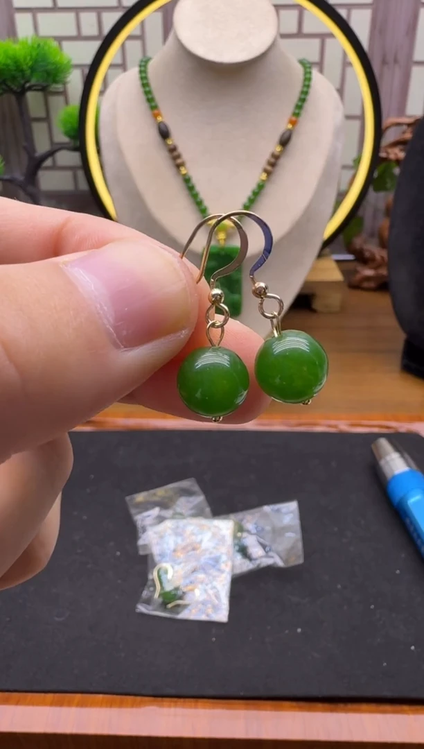 14K金镶嵌和田玉耳饰E52