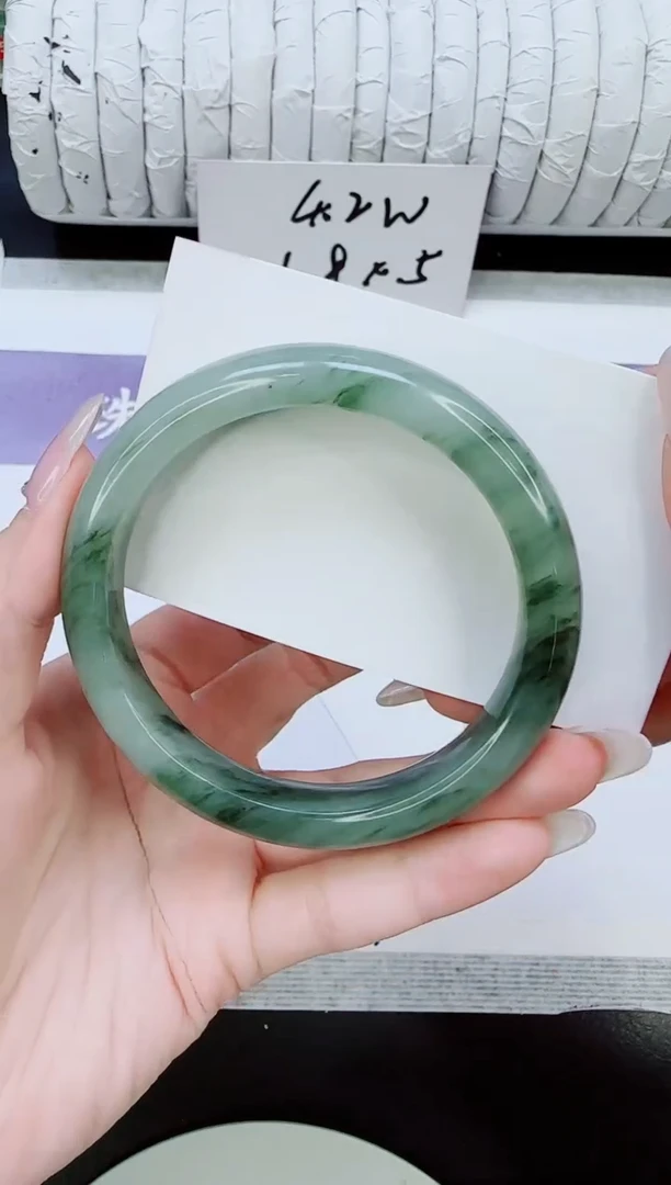 未镶嵌手镯石英质玉235/60