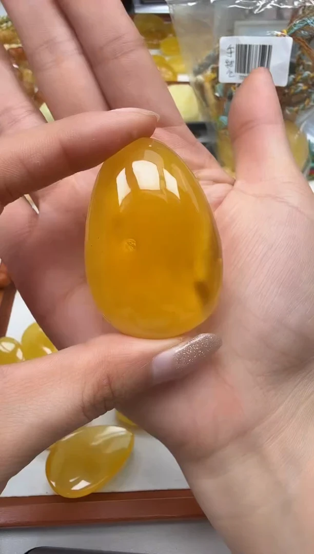 裸石琥珀未镶嵌如图