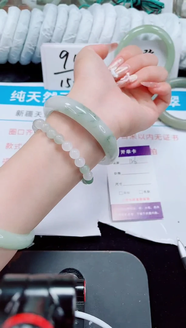 未镶嵌手镯石英质玉126-60/61