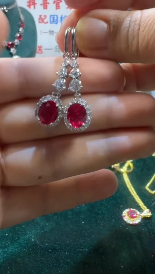 18K金镶嵌戒指红宝石1