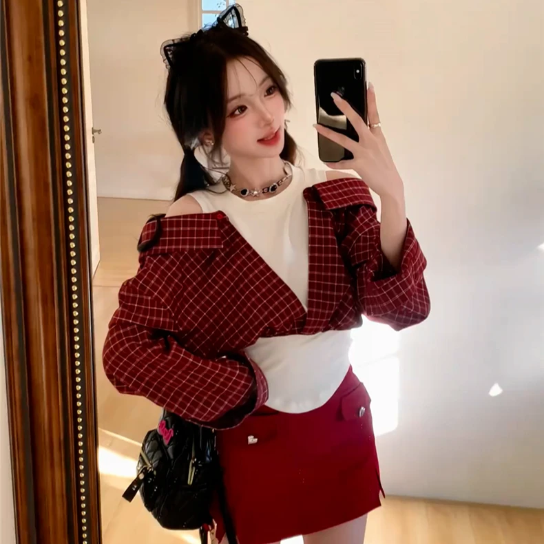 春日辣妹韩系甜辣风漂亮小衫露肩上衣女春季格纹假两件设计感衬衫