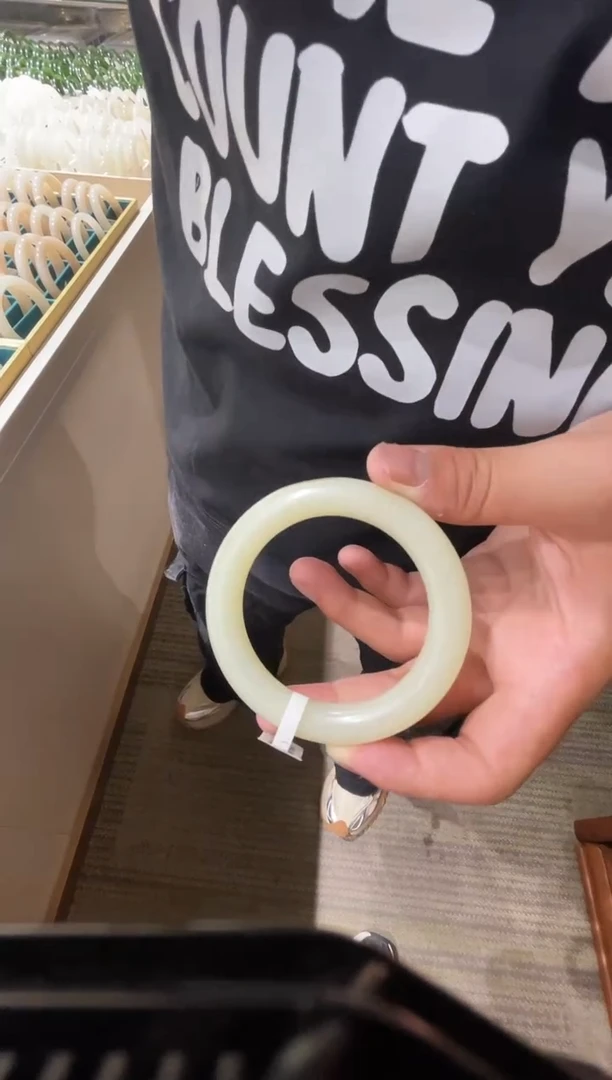 未镶嵌手镯和田玉小艾多样性发货拍一发一