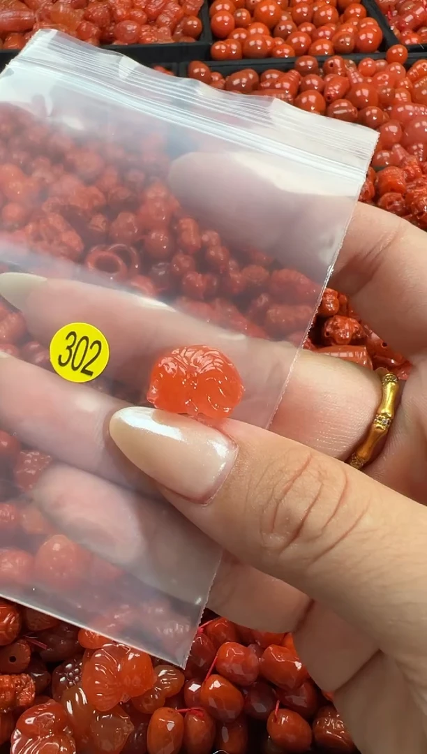 颈饰未镶嵌南红玛瑙1