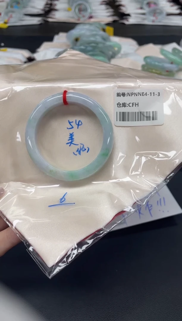未镶嵌手镯翡翠翡翠手镯