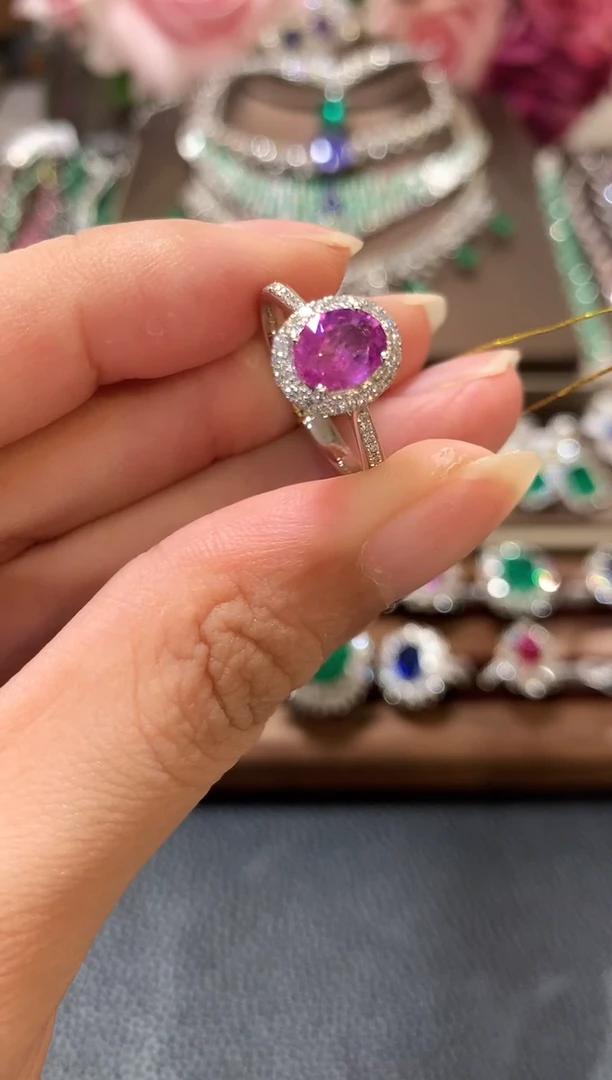 戒指彩色蓝宝石18K金镶嵌m55