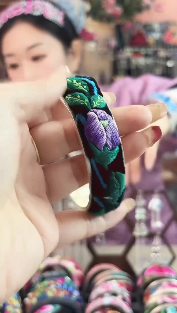 艺枝独绣手工饰品517